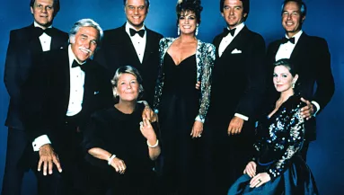 A világ legszebbje volt: darabjaira hullik a plasztikától a Dallas egykori Jennája