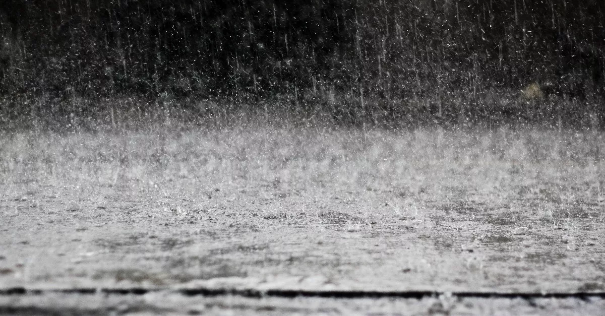 90 km/h-s szél, 3 centis jég, felhőszakadás: 10 vármegyére narancssárga riasztást adtak ki