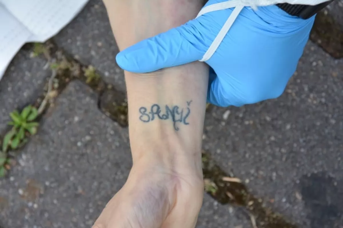 Tetoválása vezetett nyomra: magyar nő holttestét találták meg egy konténerben - Fotó