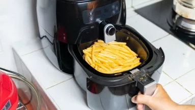 Ne csináld, mert veszélyes: ezzel az air fryer trükkel az egész házat leégetheted