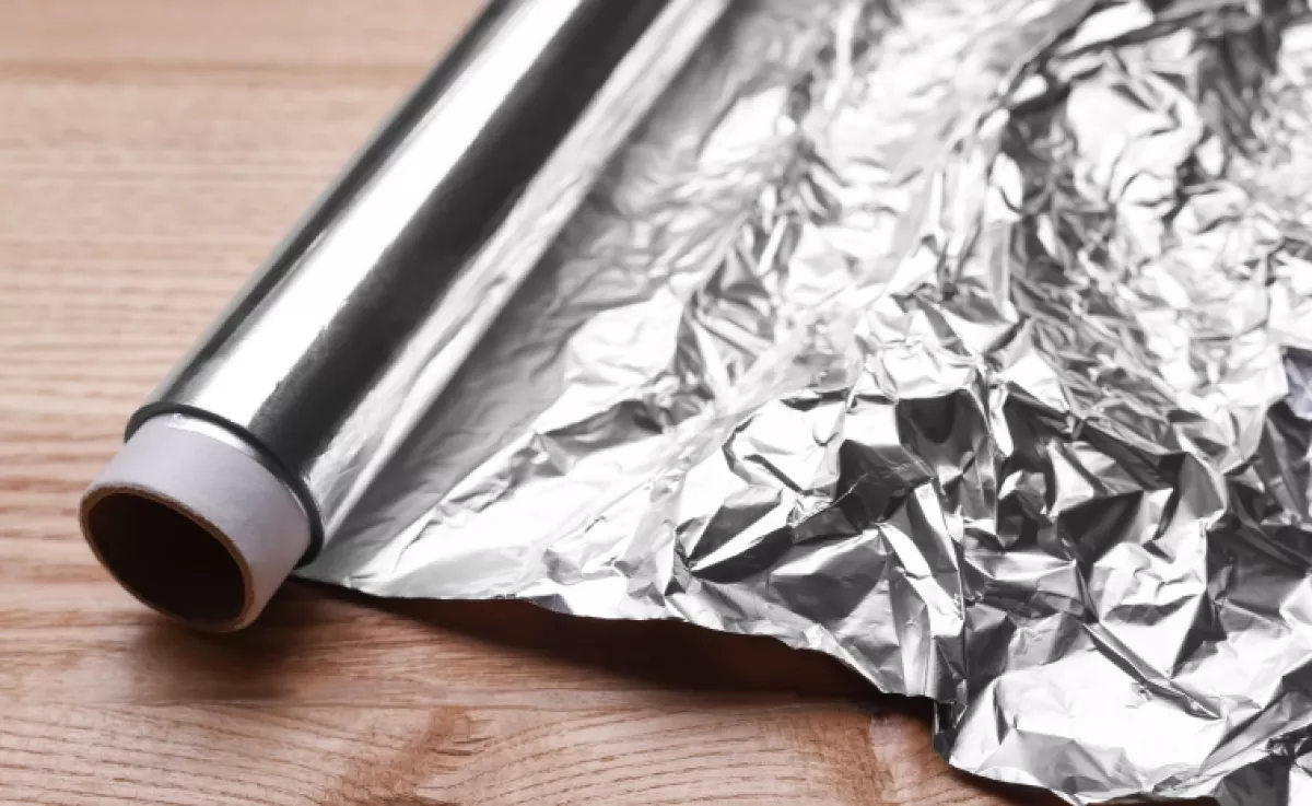 Soha többé ne fedd le alufóliával a megmaradt ételt: életveszélyes is lehet