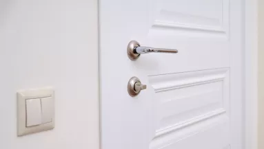 Akár az életed is múlhat rajta: csukd be a hálószobaajtót lefekvés előtt, különben nagy baj is történhet!