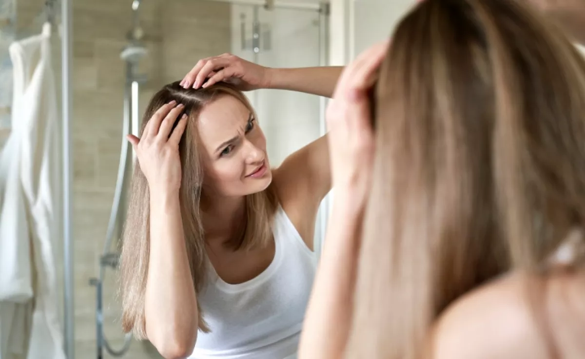 Végleg megszabadulhatsz a korpától ezzel a házi csodaszerrel: neked is van belőle otthon