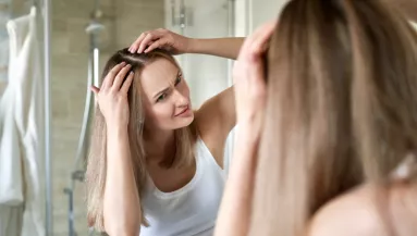 Végleg megszabadulhatsz a korpától ezzel a házi csodaszerrel: neked is van belőle otthon