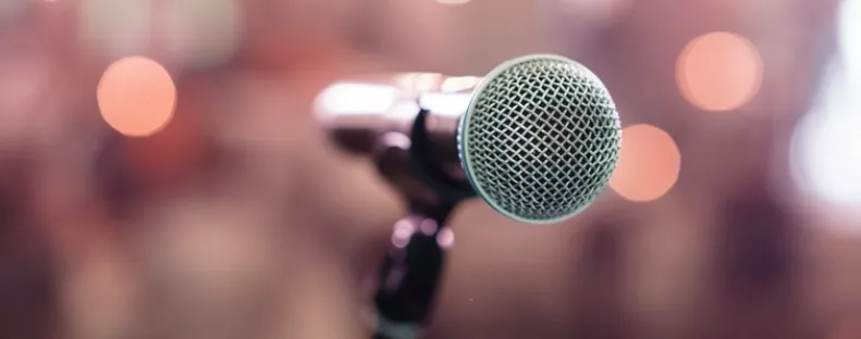 Teljesen elcsúfította magát a világhírű énekesnő: szőkére festette a haját, rá sem ismerni