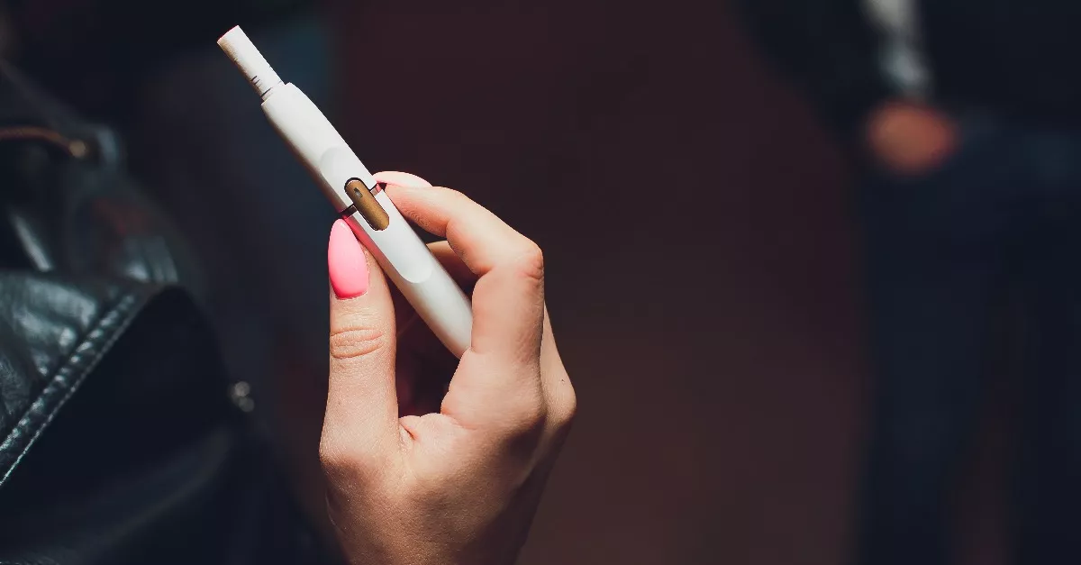 Hetente 400 e-cigit szívott el a 17 éves lány: borzasztó dolog történt vele - Fotók