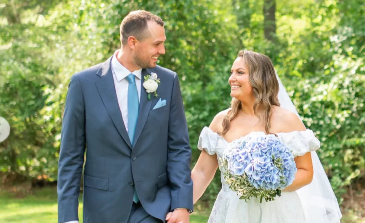 Halott apja előtt akart tisztelegni a menyasszony az esküvőn: ami ezután történt, mindenkit letaglóz