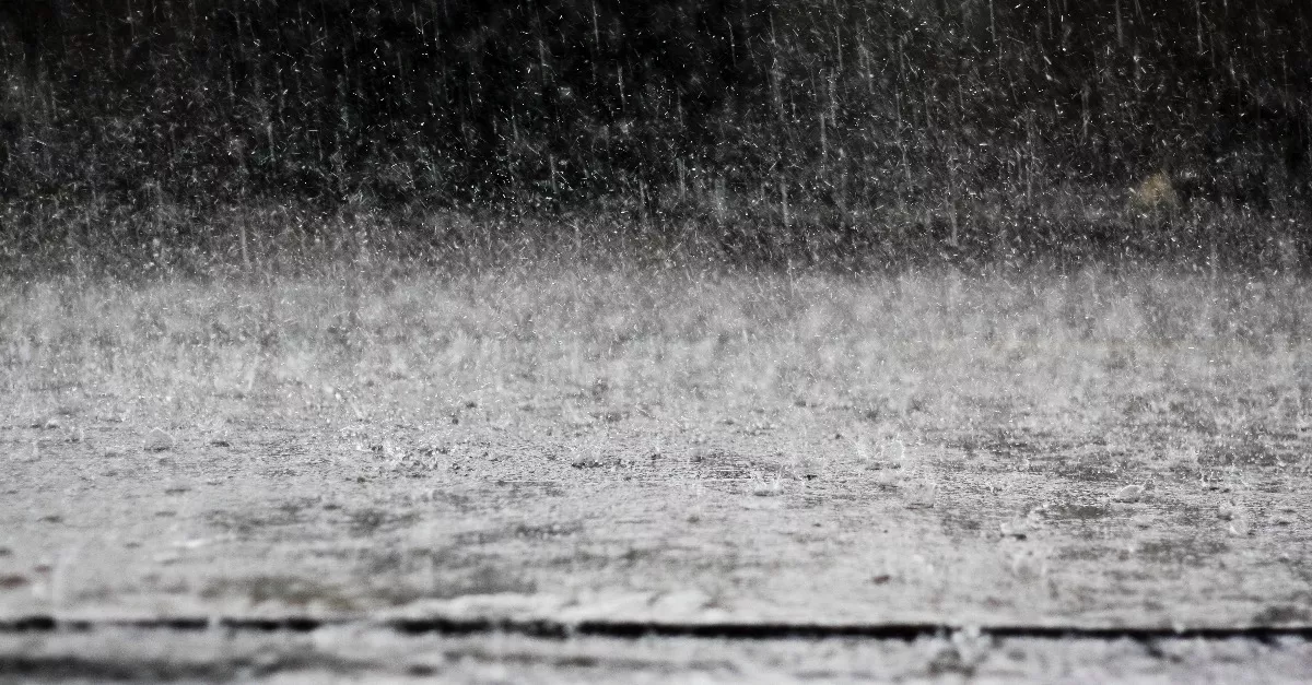 90 km/h-s szél, 3 centis jég, felhőszakadás: 9 vármegyére narancssárga riasztást is kiadtak