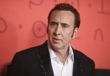 Megrázó képek: kékre-zöldre verte a saját anyját Nicolas Cage fia - Fotók