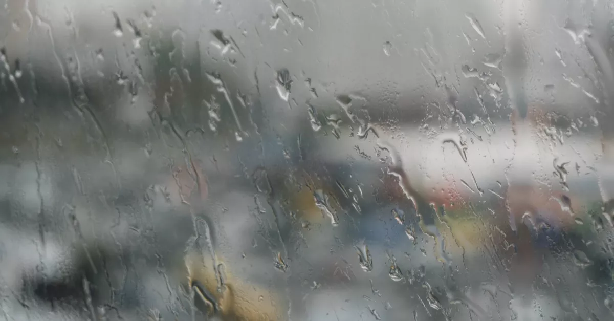 90 km/h-s szél, 3 centis jég, felhőszakadás és pokoli meleg: vörös riasztás 3 vármegyére