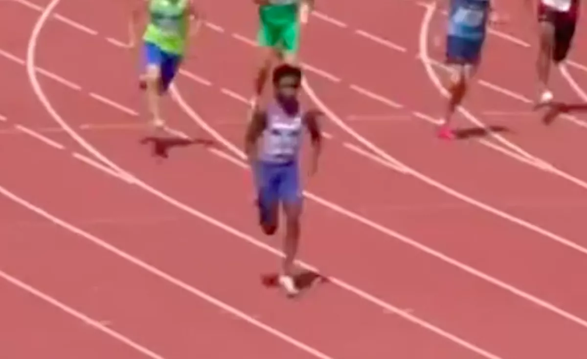 Elhúzott a sprinter a versenyen: aztán arrogáns hibát vétett - Videó