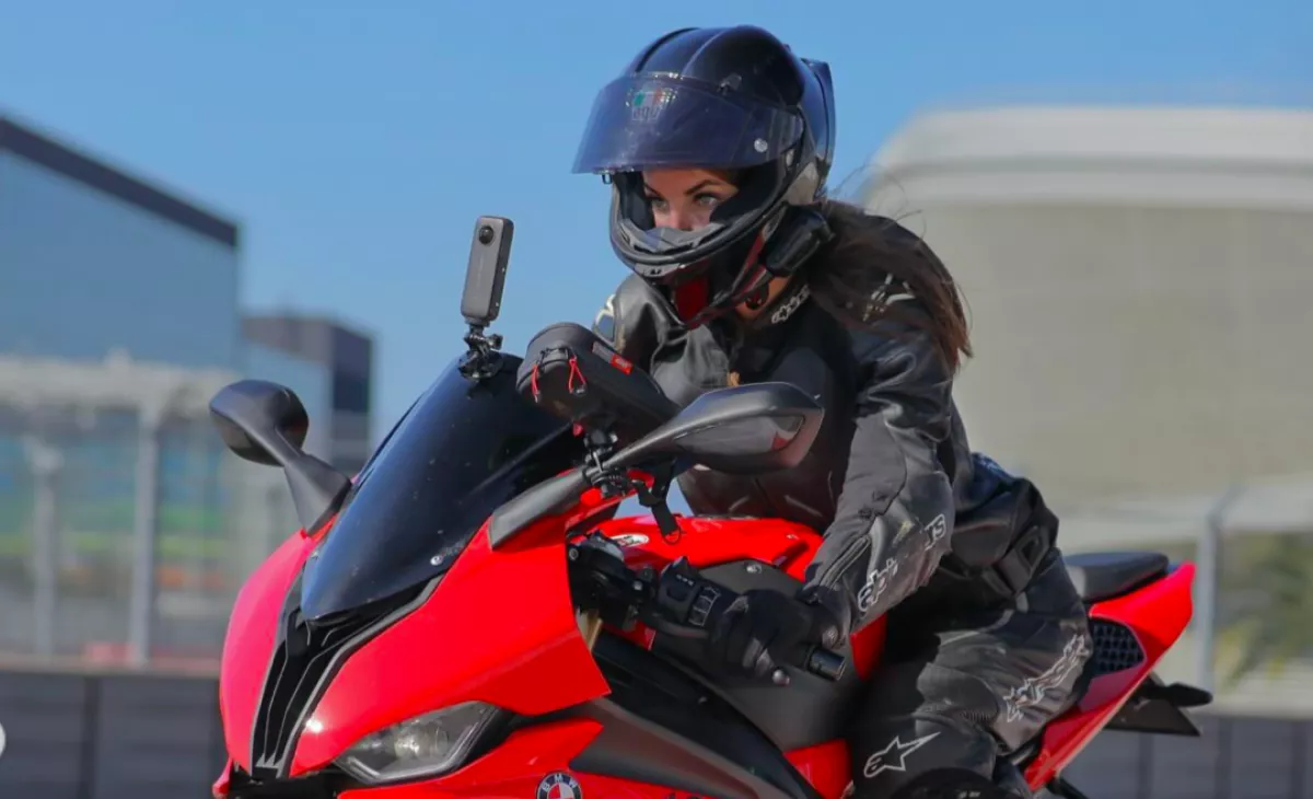 Nagy a gyász: szörnyű balesetben hunyt el a szexi motoros blogger - Fotók