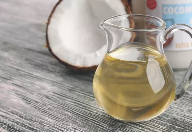 Ez történik veled, ha minden nap megeszel egy kanál kókuszolajat