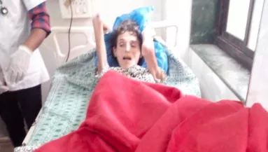 Láncra verve egy erdőben hagyták a nőt meghalni - Videó