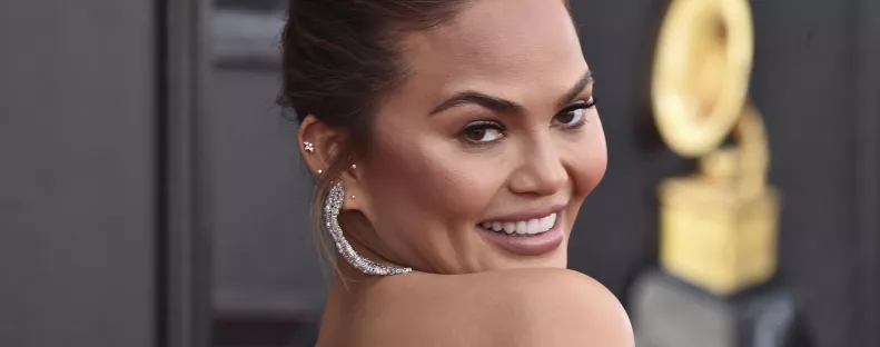 "Ha részeg vagy, megértem" - Chrissy Teigen olimpia szettje felháborítja a rajongóit - Fotók