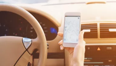 Vakon bízott a navigációban a nő: öt tűzoltó és egy kétéltű kellett a kimentéséhez - Fotók