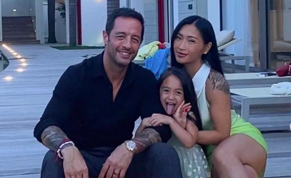 Végleg elvették a szülők a kislány tabletjét: ami ezután történt, figyelemreméltó - Videó