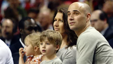 Szívdöglesztő fickó lett Steffi Graf és Andre Agassi fia - Jayden szerelmes - Fotók