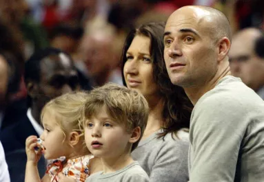 Szívdöglesztő fickó lett Steffi Graf és Andre Agassi fia - Jayden szerelmes - Fotók