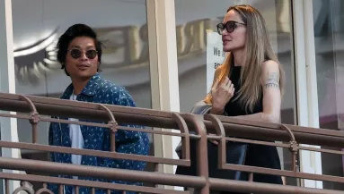 Intenzív osztály: súlyos balesetet szenvedett Angelina Jolie-ék fia