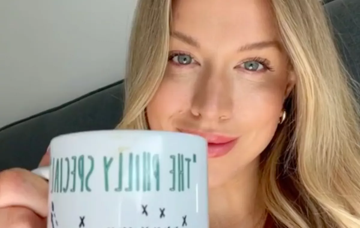 Ránézett a lány a kutyakamerára a munkahelyén: tönkrement az egész napja - Videó