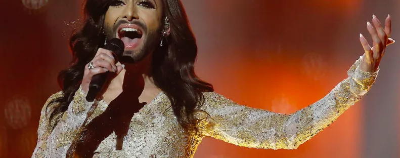 Se haj, se smink, se köröm: így néz ki Conchita Wurst 10 évvel az Eurovízió után - Fotók