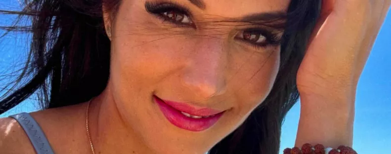 Gömbvillámot rögzített a magyar sztár biztonsági kamerája? Amikor kiért a rendőr, eltűnt - Videó