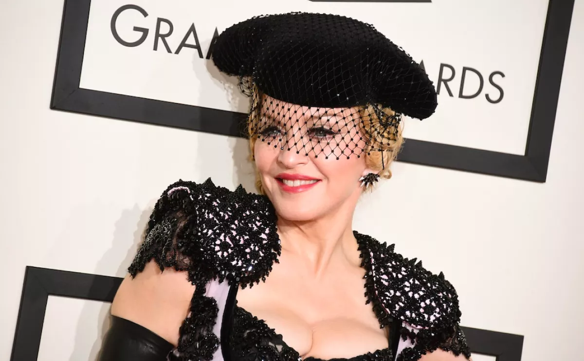 Madonna megmutatta 37 évvel fiatalabb játékszerét a világnak - Fotók