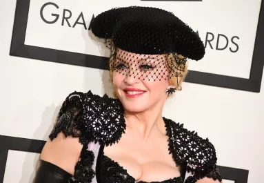Madonna megmutatta 37 évvel fiatalabb játékszerét a világnak - Fotók