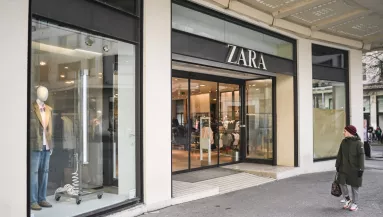 Szexuálisan sértő ruhákat árul kislányoknak a Zara Laura szerint - Reagált az áruházlánc