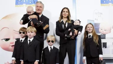 Közellenség lett Hilaria Baldwin: a 11 éves lánya sminkje az ok - Fotó