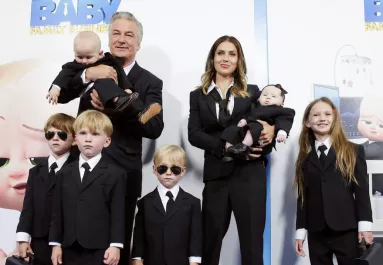 Közellenség lett Hilaria Baldwin: a 11 éves lánya sminkje az ok - Fotó
