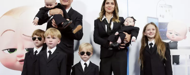 Közellenség lett Hilaria Baldwin: a 11 éves lánya sminkje az ok - Fotó