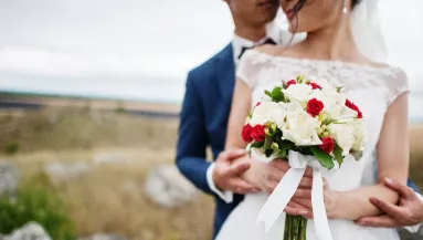 Összeomlott a család: egy nappal az esküvője előtt halt meg a vőlegény