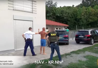 Tibor volt a fővárosi "taximaffia" feje: közel 100 rendőr csapott le a turisták rémeire - Fotók