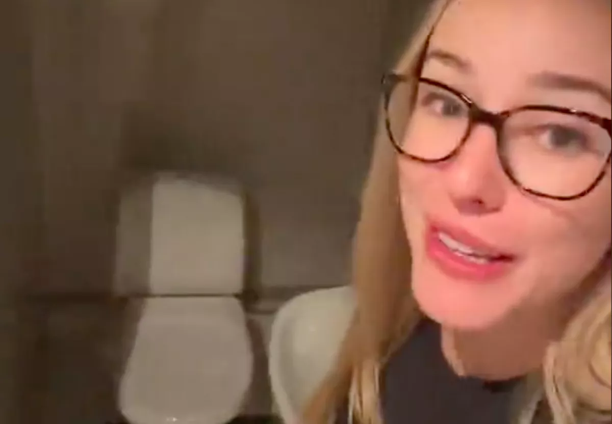 Összezavarodott a nő, amikor meglátta a hotelszobáját: aztán halálra nevette magát - Videó