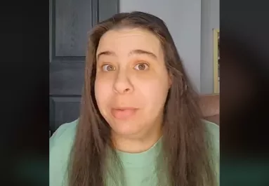 Nagyon örül ez a nő, hogy csúnyának találják a férfiak: ez az oka - Videó