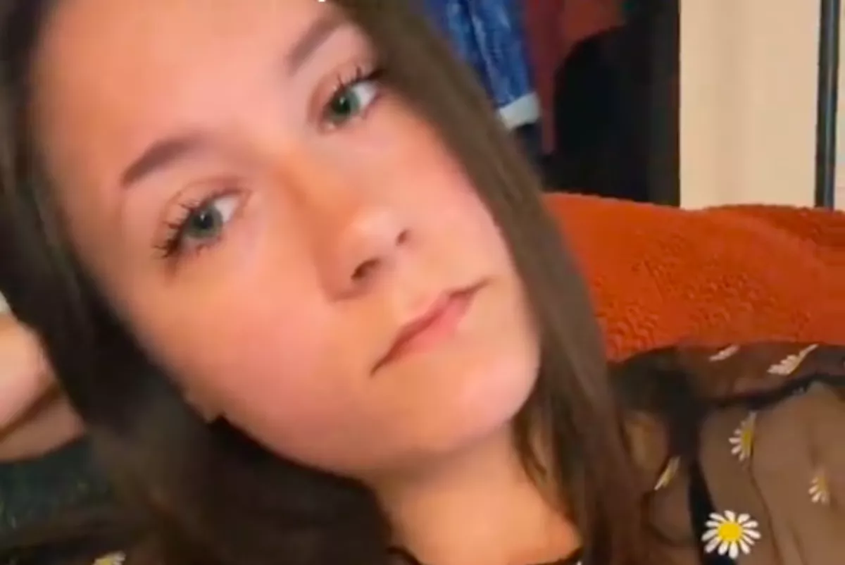 Meglátta a nő a fotón, hogy nézett ki a üküknagymamája és nem hitt a szemének - Videó