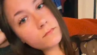 Meglátta a nő a fotón, hogy nézett ki a üküknagymamája és nem hitt a szemének - Videó