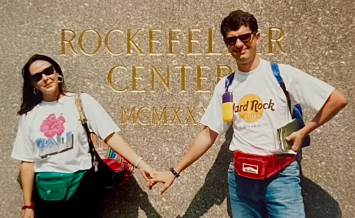 30 évvel a nászútjuk után vitte el a srác a szüleit New Yorkba: amit ott tett, letarolja a TikTok-ot - Videó