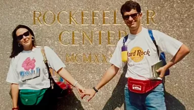 30 évvel a nászútjuk után vitte el a srác a szüleit New Yorkba: amit ott tett, letarolja a TikTok-ot - Videó