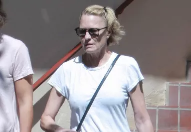 30 éve zúgott bele a világ, Sean Penn pedig feleségül is vette - te felismernéd ma ezt a nőt? - Fotók