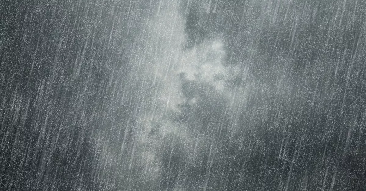 Heves szél, zivatarok és jég: több vármegyére is riasztást adtak ki keddre