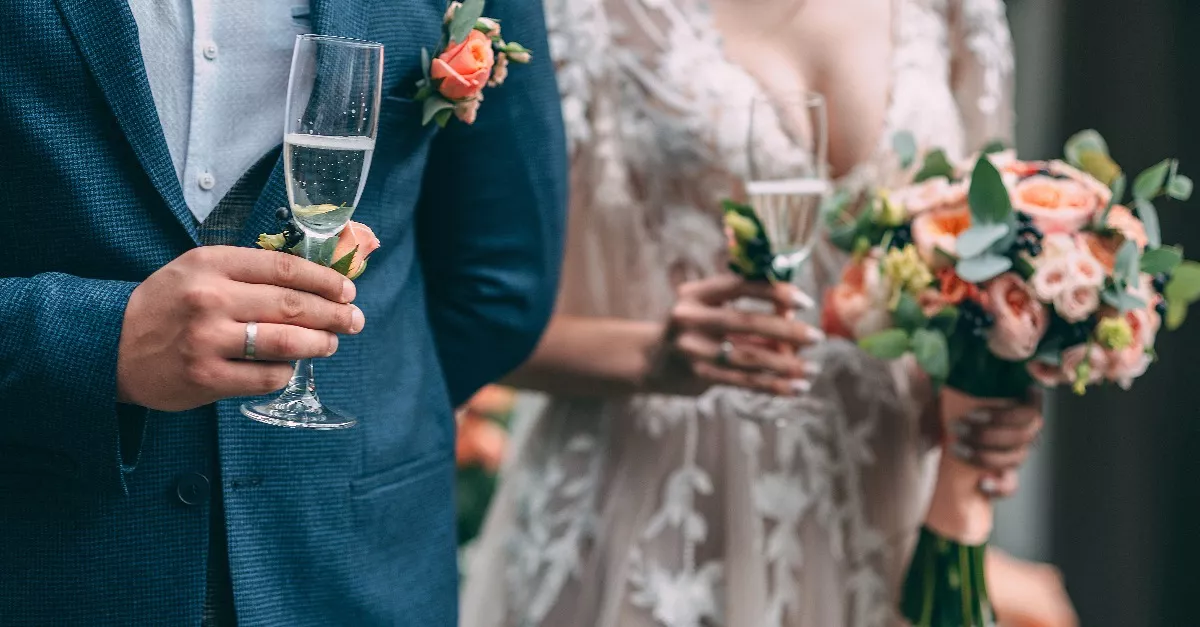 Ki kellett tiltania a nőnek a húgát az esküvőjéről: az oka mindent megmagyaráz