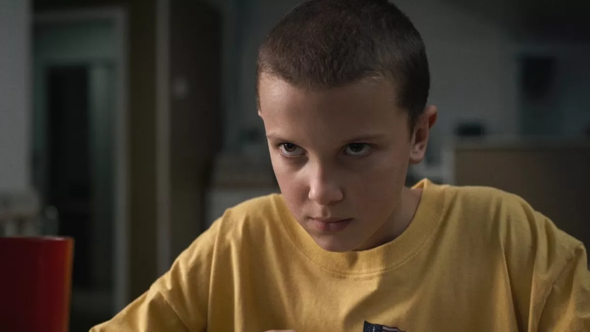 A Stranger things Eleven-je volt: friss képen 40-nek nézik a rajongói - Fotók
