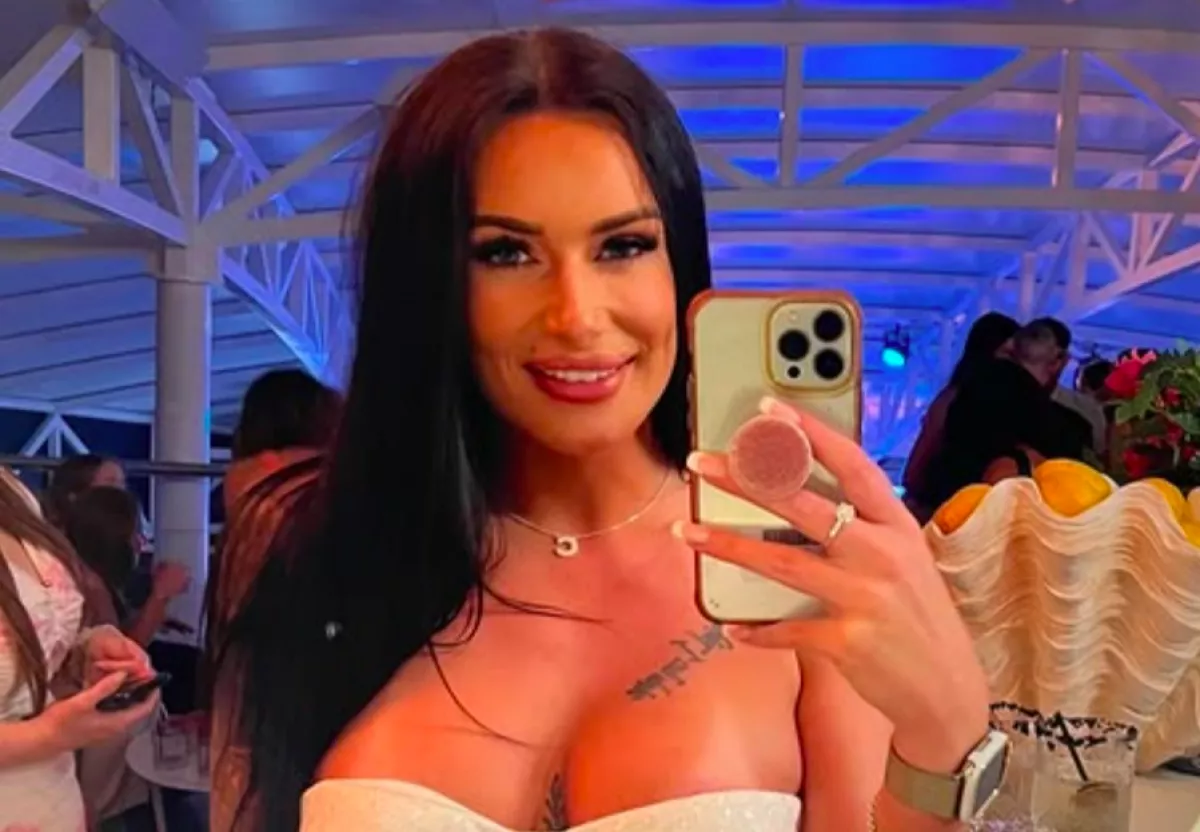 Megnagyobbíttatta a melleit az anya a szoptatás után: aztán elborzadt - Fotók