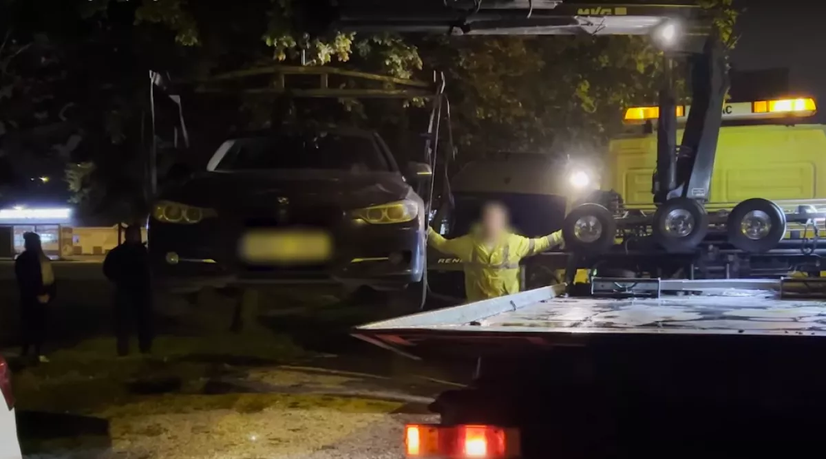 Az ágyból szedték ki a 22 éves Abigélt és egy pasit a zsaruk - BMW-t, pénzt, házat is lefoglaltak - Fotók