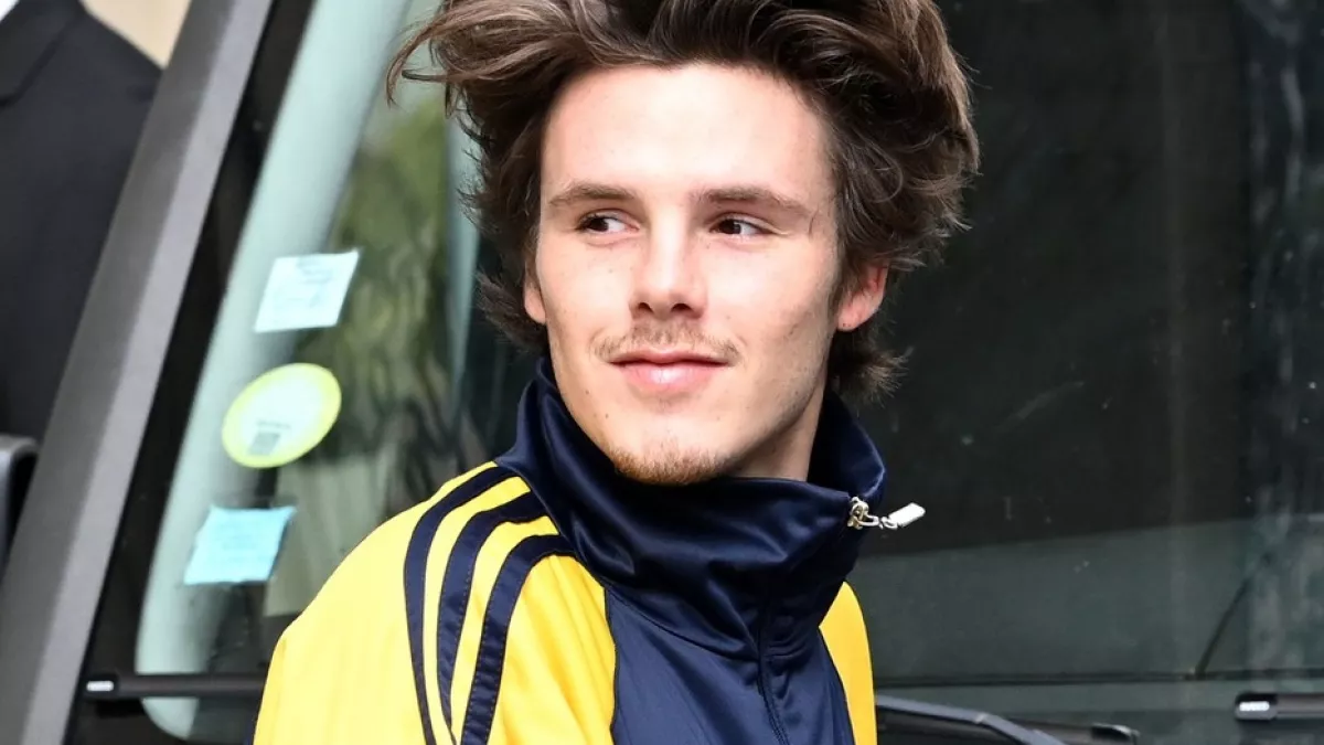 "Megcsalás-videó" az extől - 10 évvel idősebb nővel jár Beckham fia - Fotó
