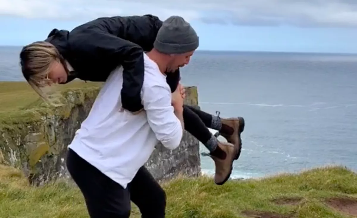 Azt hitte a lány, a párja egy vicces videót akar forgatni: ami történt, milliókat érint meg - Videó