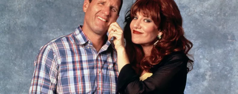 Ez a tetovált fickó Peggy Bundy férje: így néz ki a 70 éves színésznő ma - Fotók